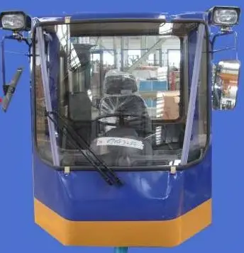 Стекло лобовое  1050*1060*1150  CDM 833