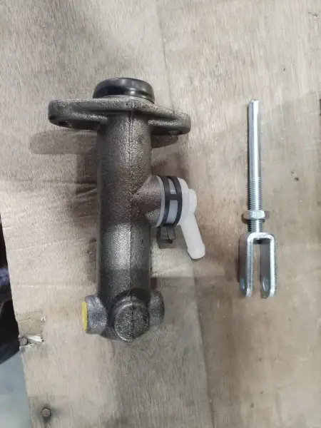 Цилиндр тормозной главный (без бачка)