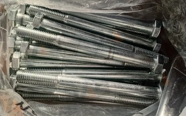 Болт крепления пальца 84C оригинал