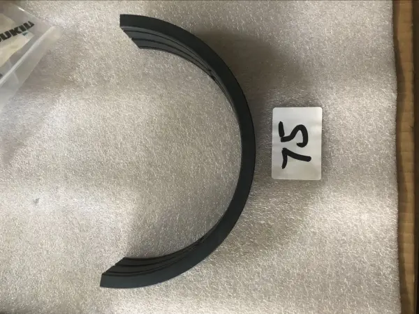 Вкладыш опоры стрелы