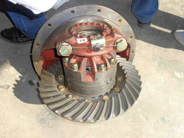 Редуктор заднего моста CDM833,  LG30F.04I.06