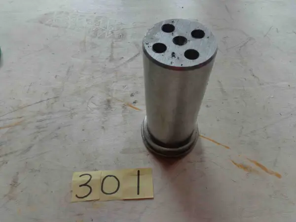 Палец D=85 мм, L=185/205/215 мм (соединения рамы нижний) FL956FN 