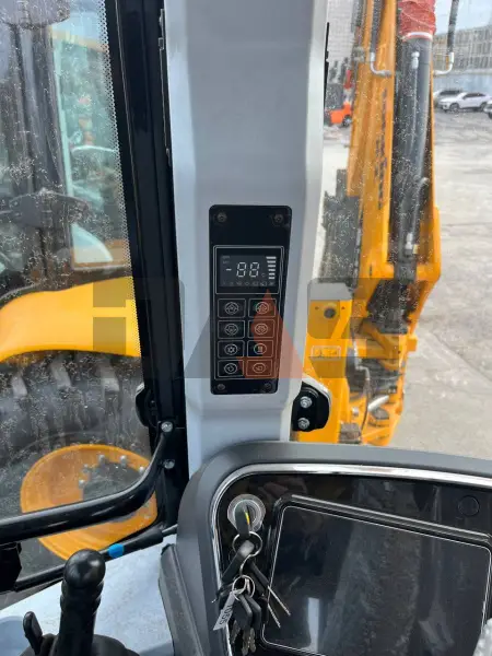Экскаватор-погрузчик Lonking 83C купить в Новосибирске
