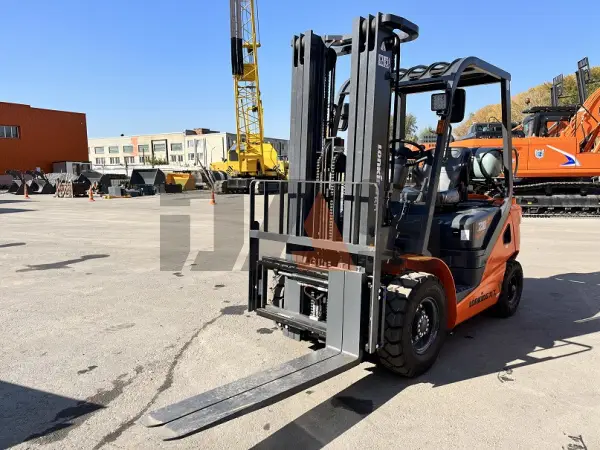 Газобензиновый вилочный погрузчик Lonking LG20GLT купить в Новосибирске