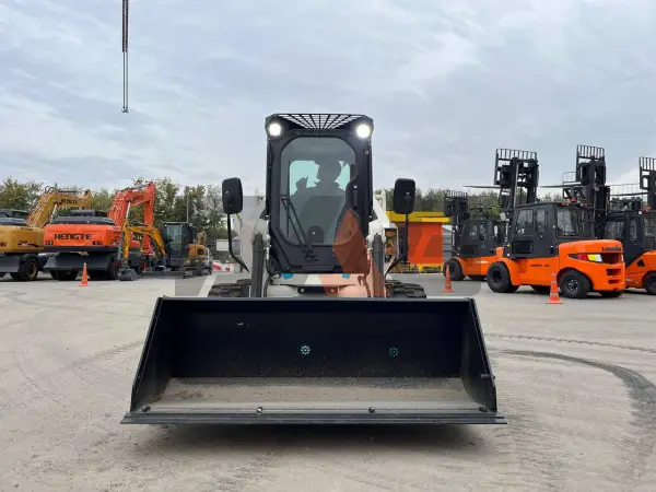 Мини-погрузчик Lonking CDM307 купить в Новосибирске